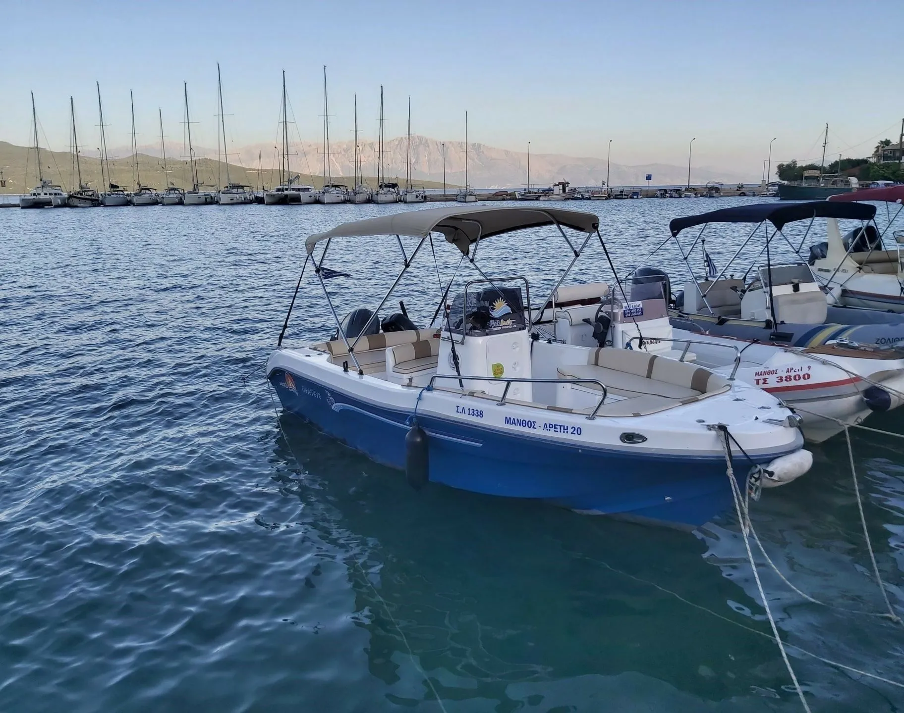 Rent a 5m Boat in Nikiana