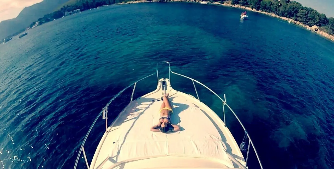 Charter a 10m Motor Yacht Pursuit Offshore 3000 in Port de Pollensa