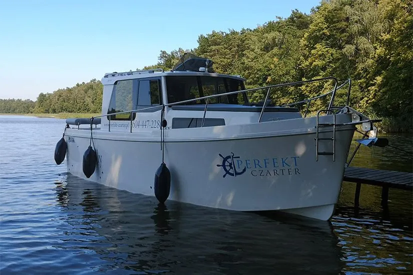 Melly Charter Boat