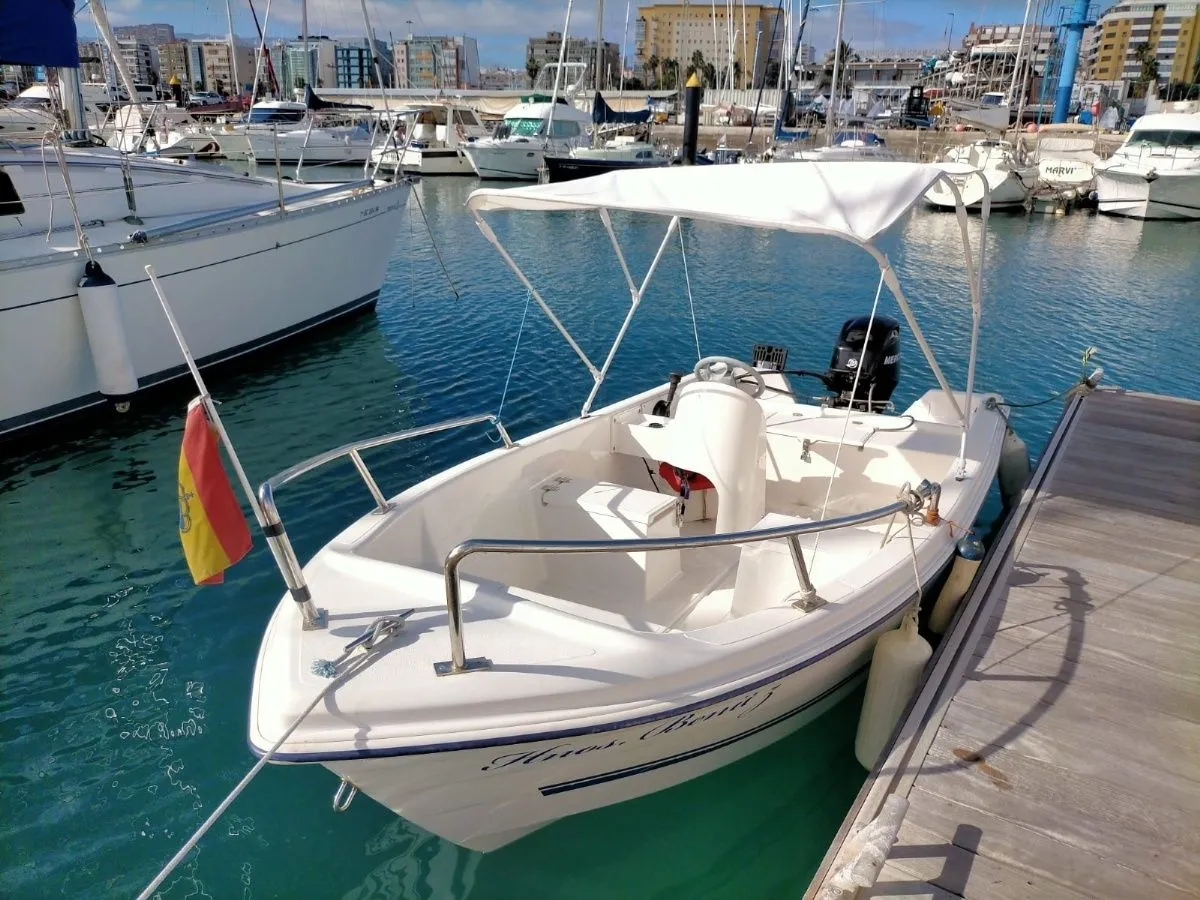 Rent a 4.4m Quicksilver 440 Motor Boat in Las Palmas de Gran Canaria
