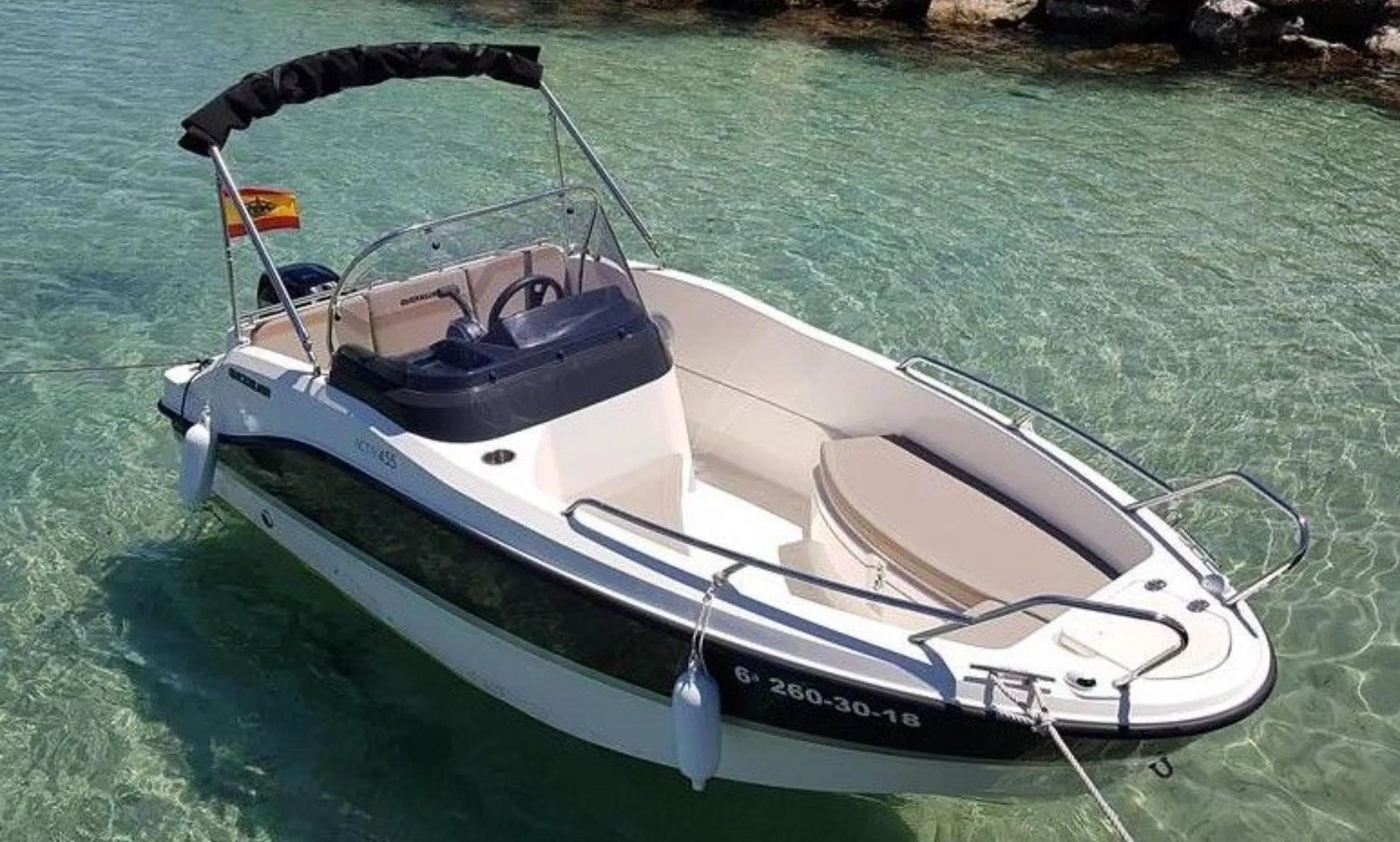 Activ Q Theia Charter Boat