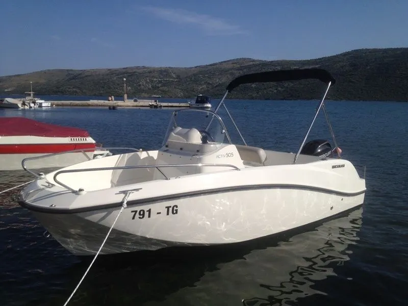 Activ Charter Boat