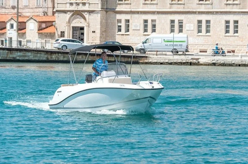 5.55m Trogir Motor Boat Hire