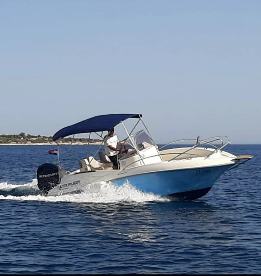 Commander Charter Boat