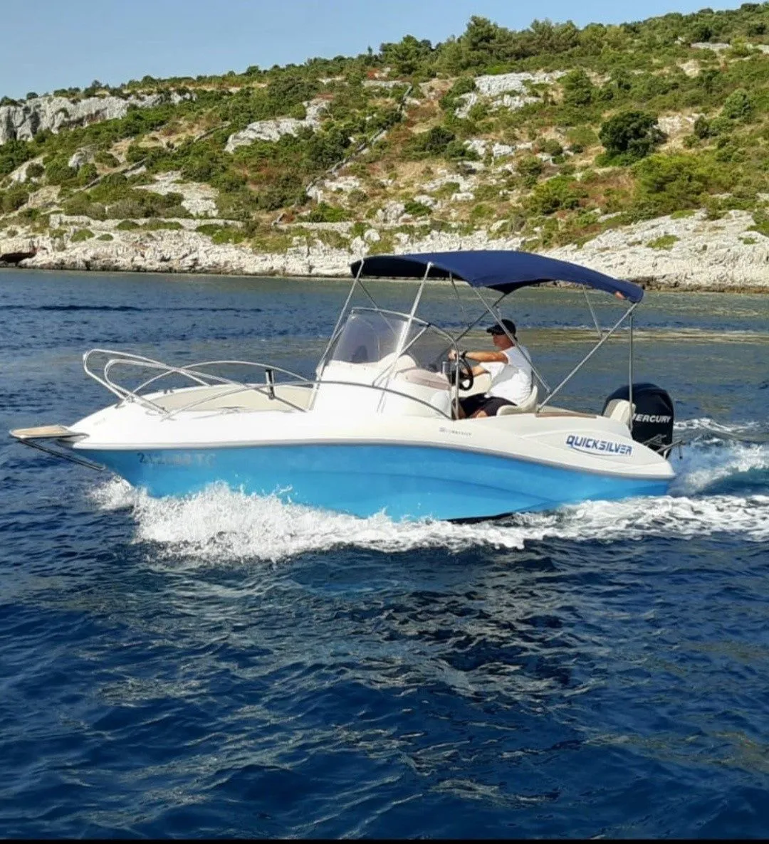 5.5m Rogoznica Quicksilver 555 Hire