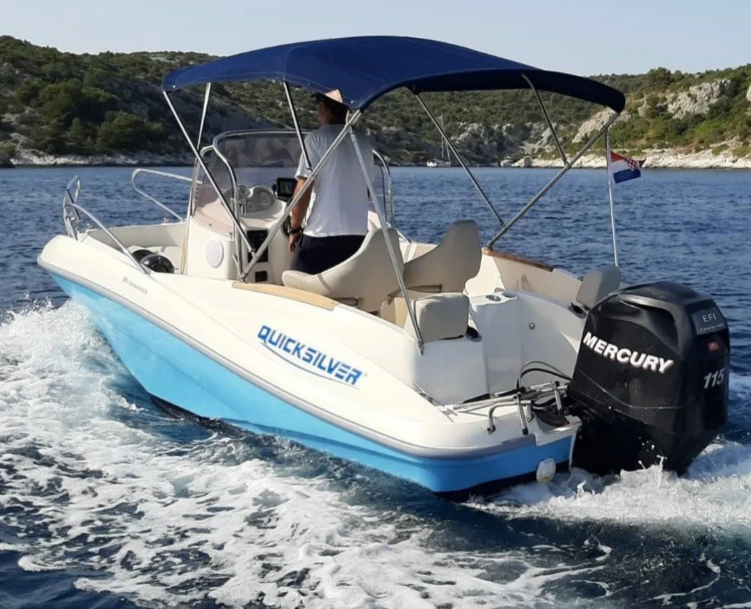Commander Charter Boat