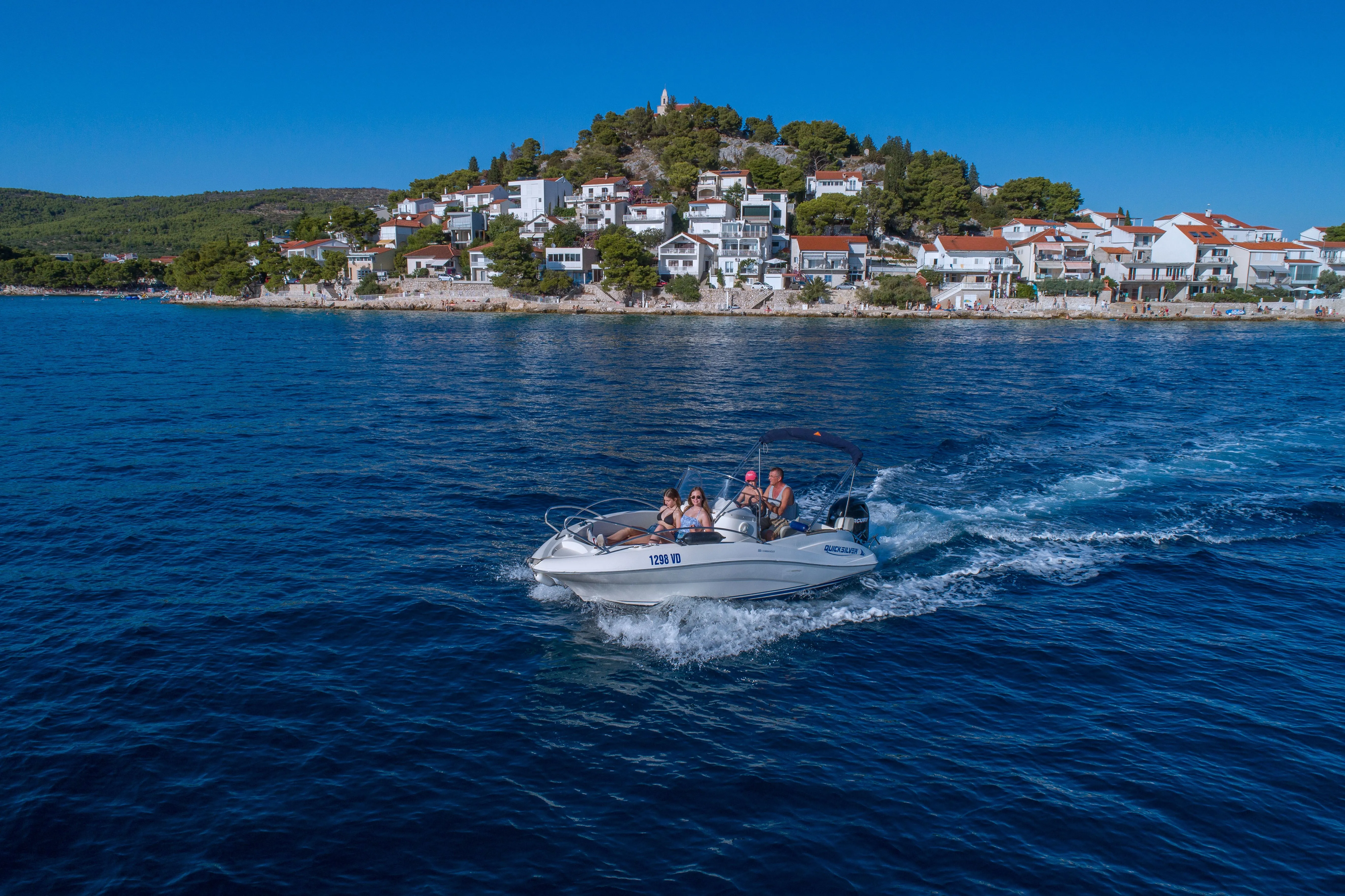 Commander Charter Boat