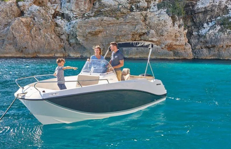 Rent a 5.47m Boat in Isla Canela