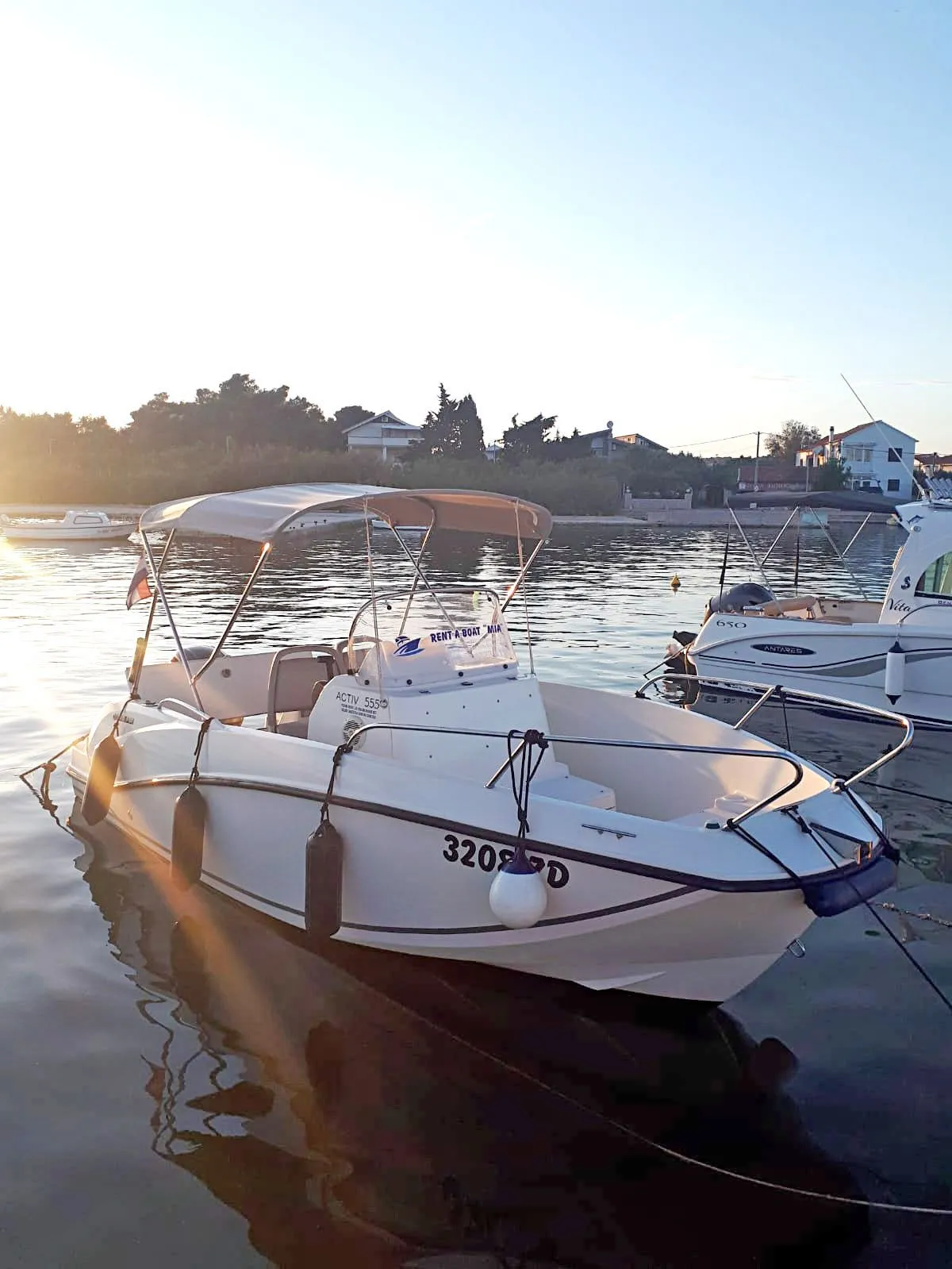Rent a 5.6m Motor Boat Quicksilver 555 Open in Sukosan