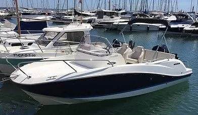 Activ Q Helios Charter Boat