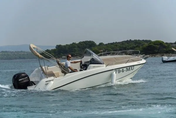 6.15m Betina Boat Hire