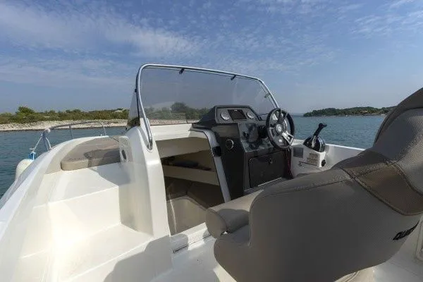 6.15m Betina Boat Hire