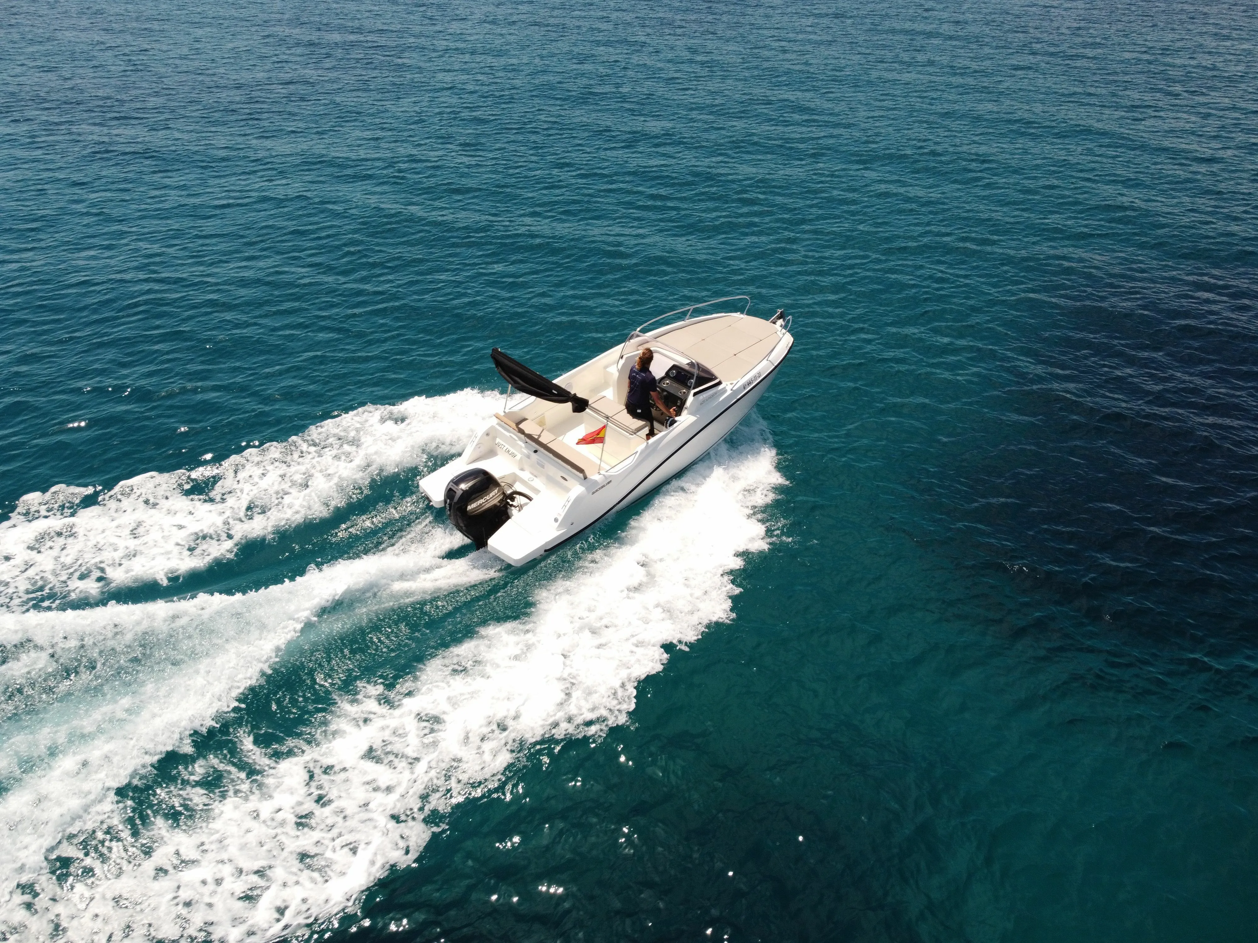 6.45m Golfe-Juan Motor Boat Quicksilver 605 Hire