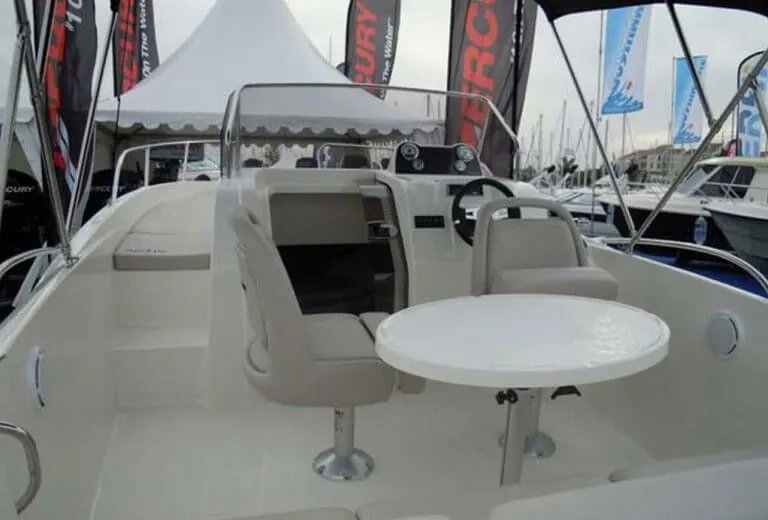 Charter a 6m Quicksilver 605 in Vodice