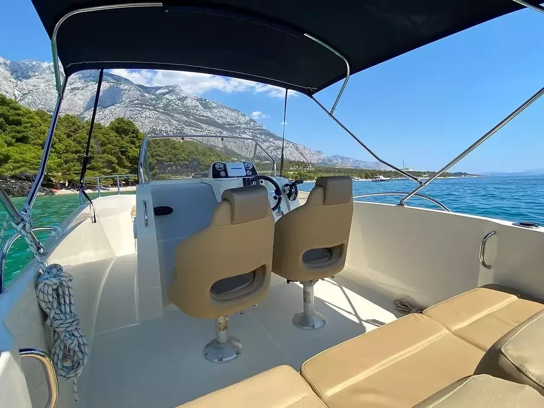 6.75m Makarska Boat Hire