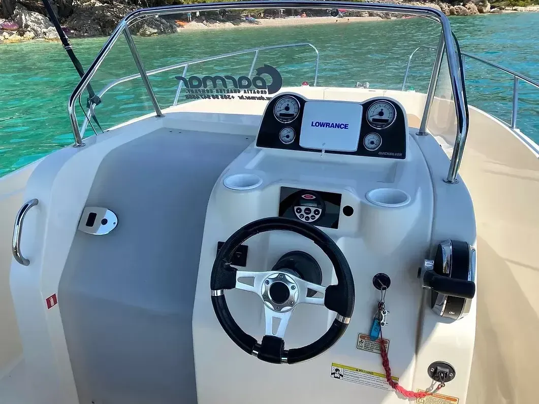 6.75m Makarska Boat Hire