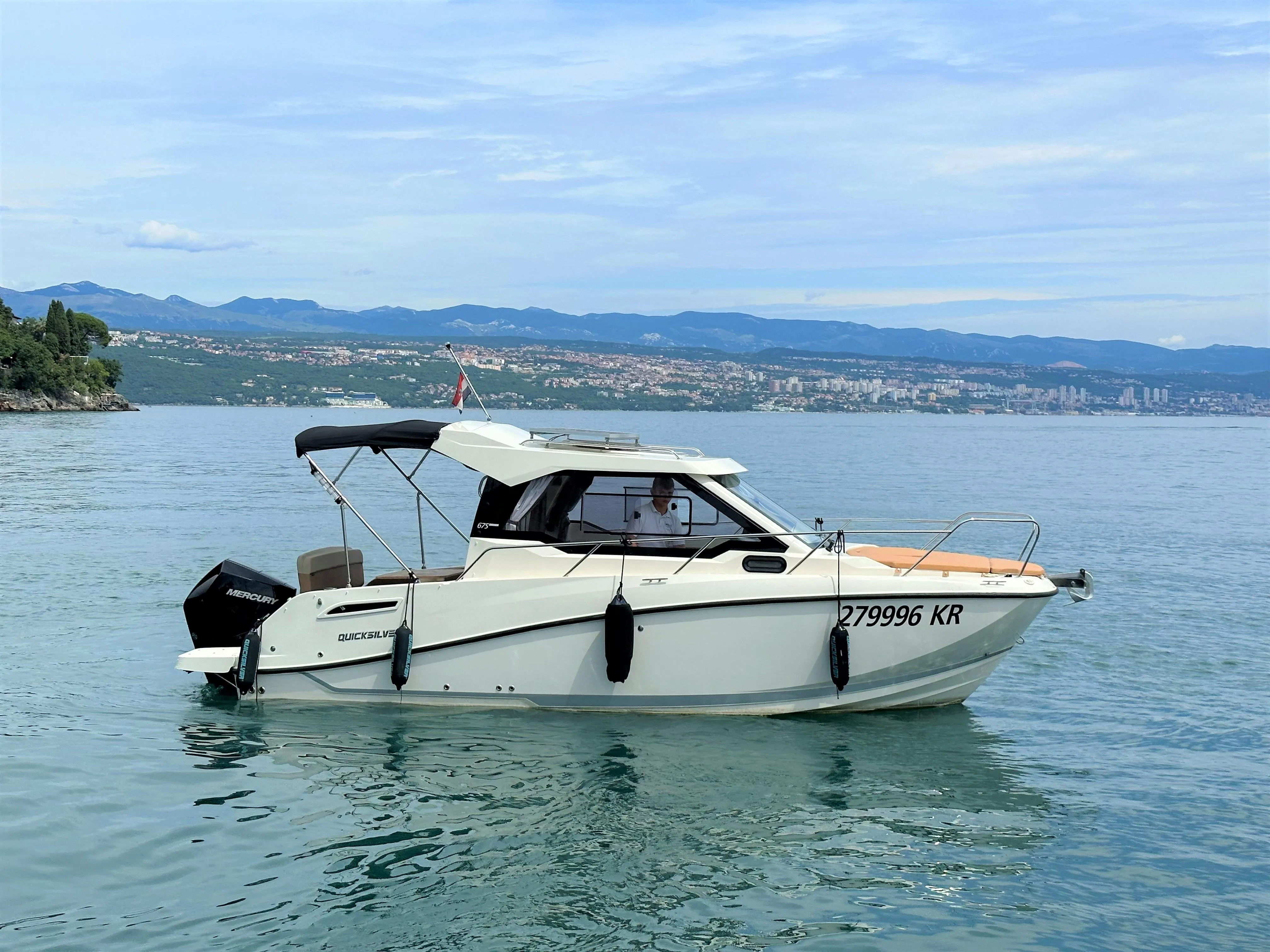 Activ Weekend 23 Charter Boat