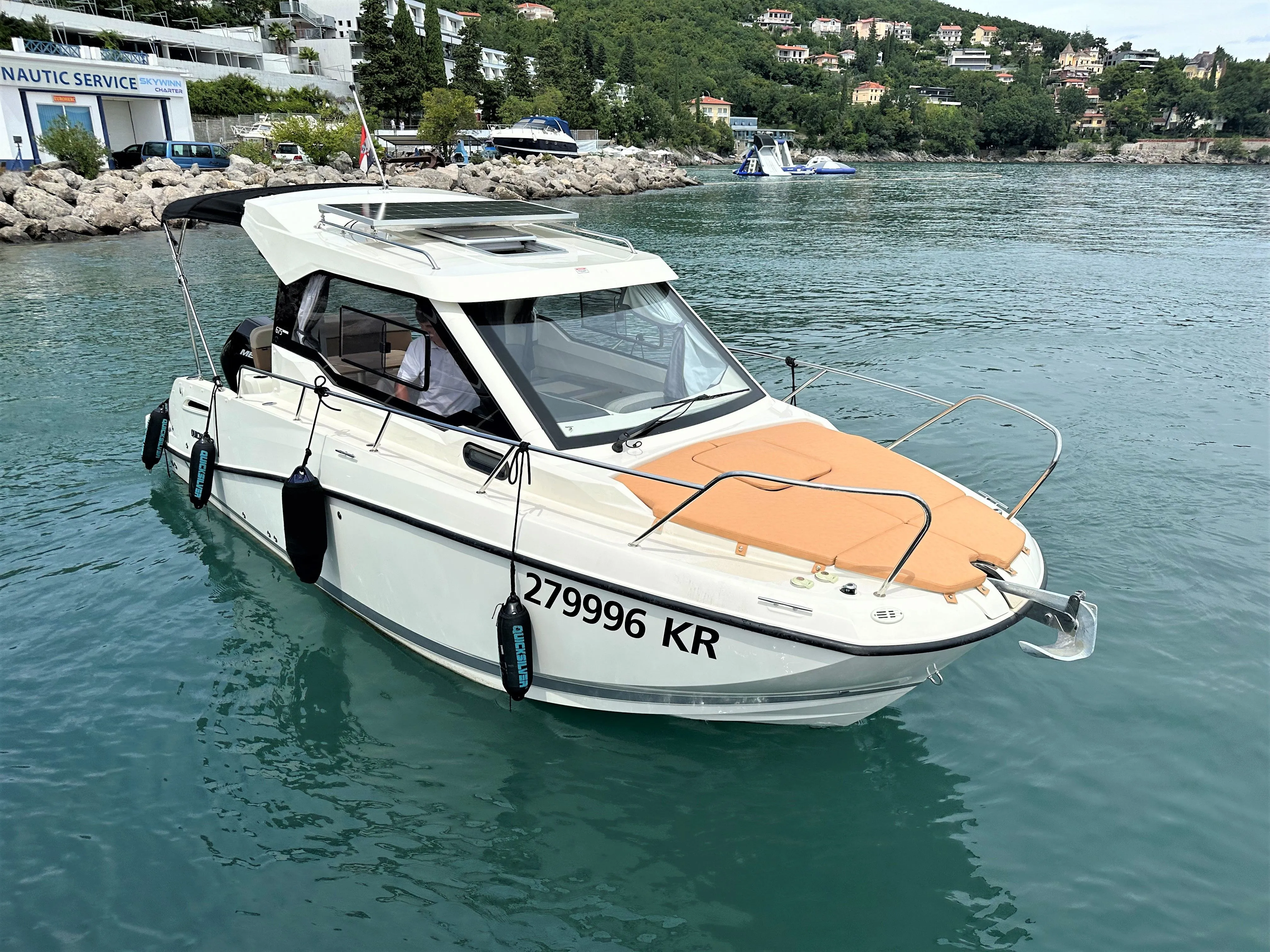 Activ Weekend 23 Charter Boat