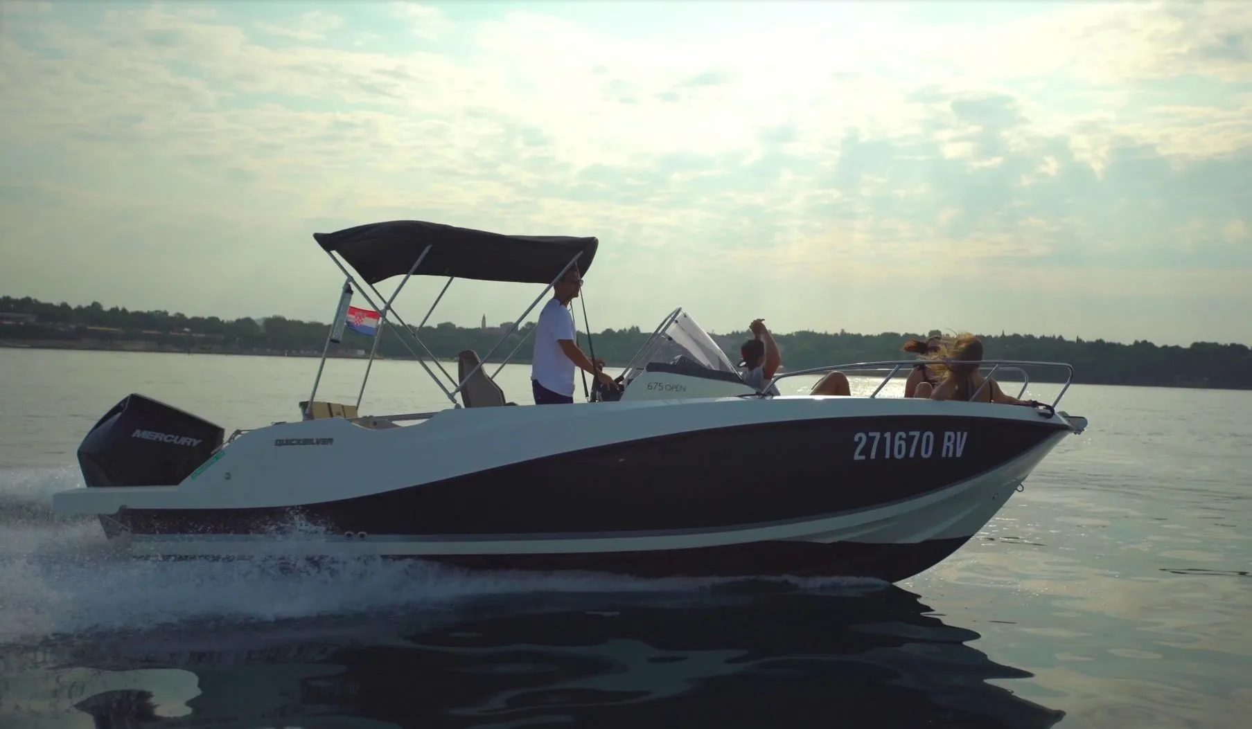 Charter a 6.75m Motor Boat Quicksilver 675 Open in Vrsar