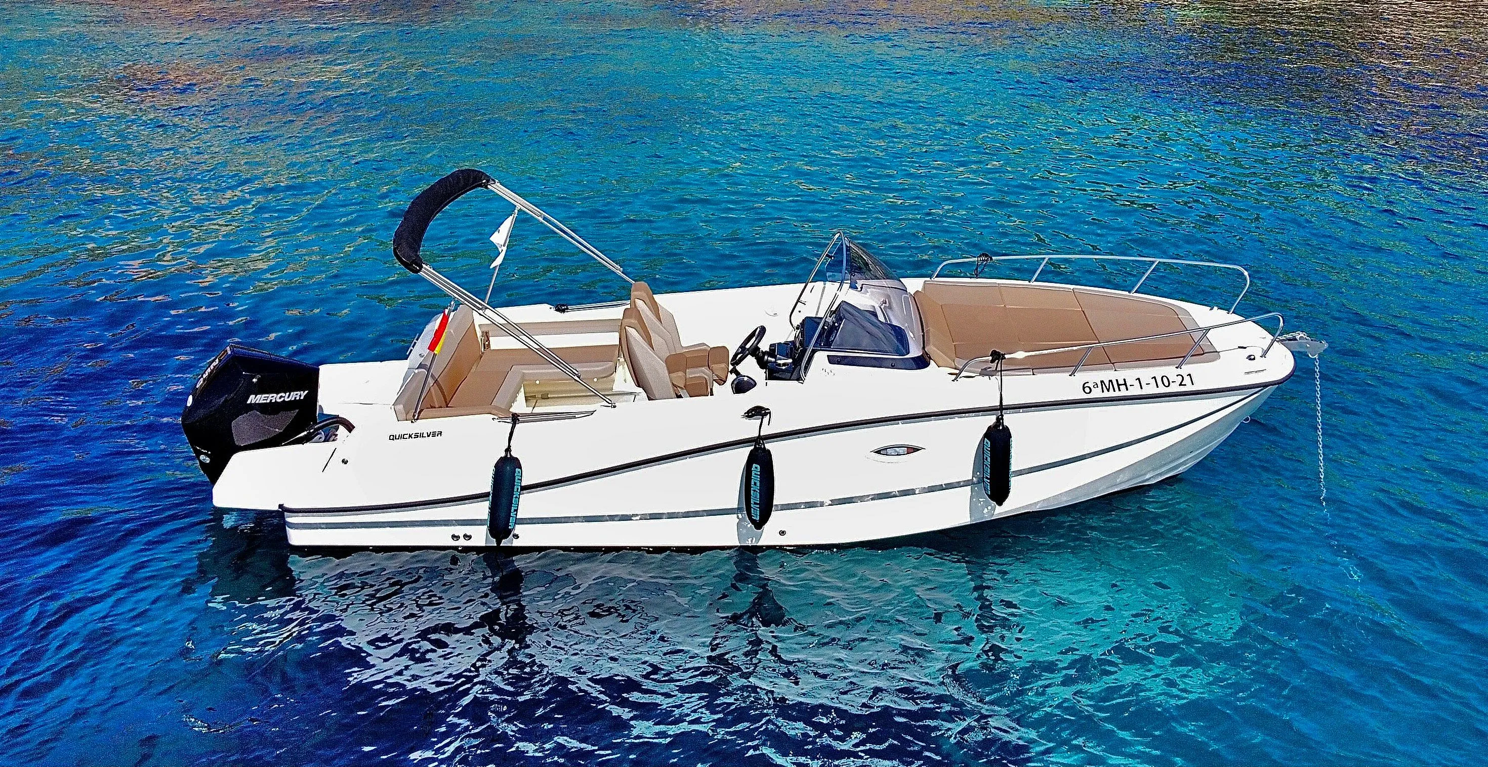 Rent a 7.55m Motor Boat in Mahón