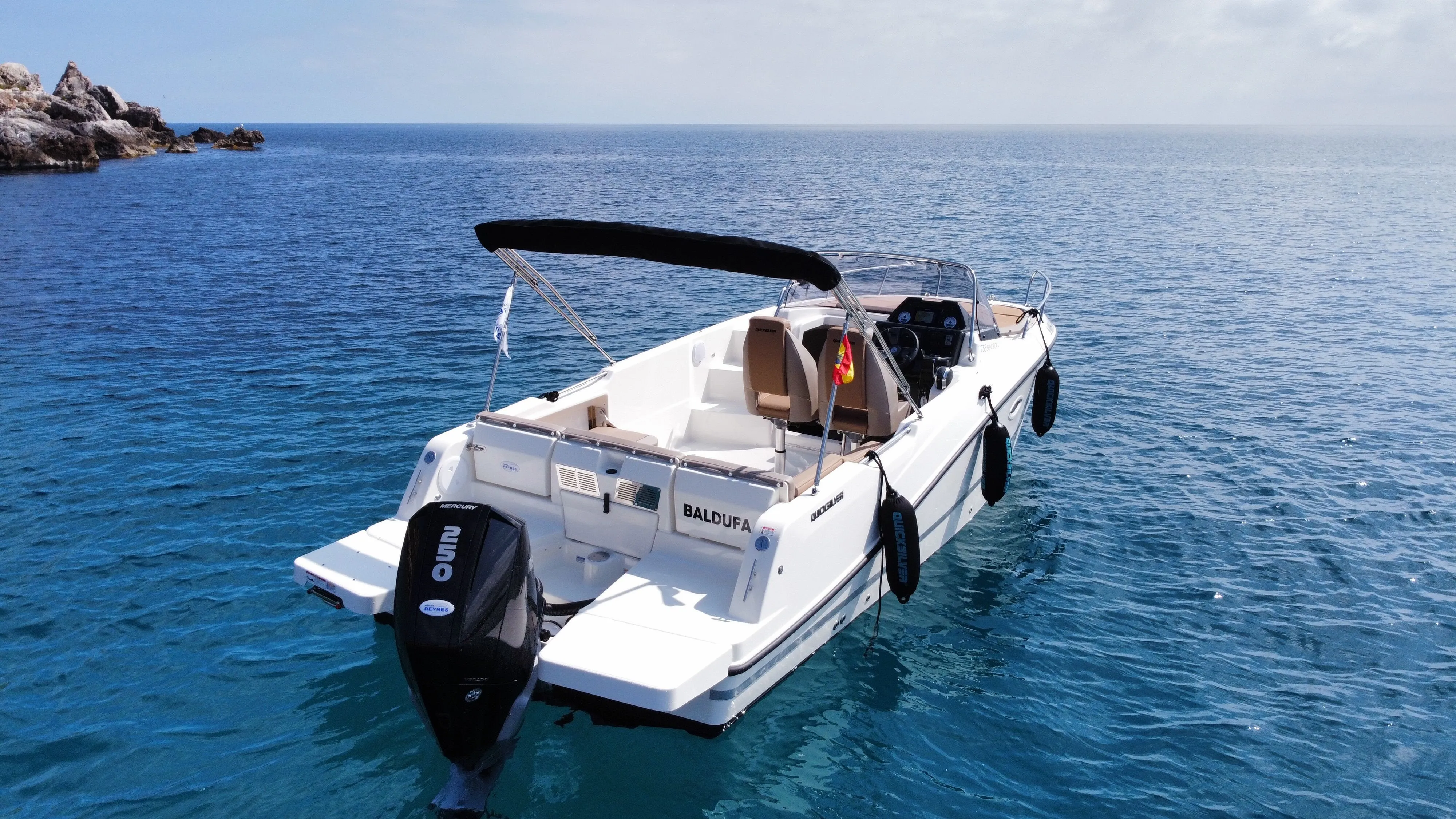 Rent a 7.55m Motor Boat in Mahón