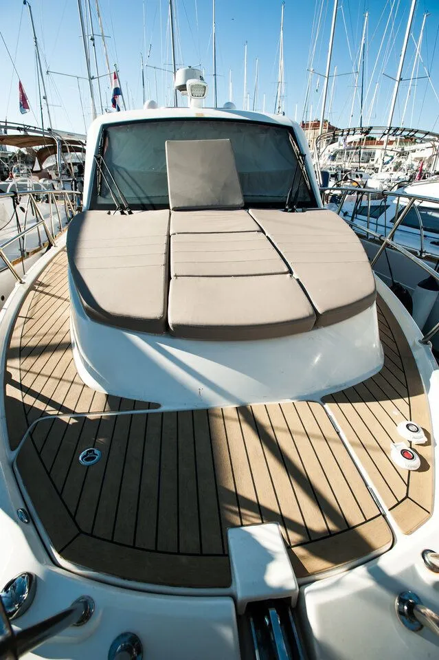 Luka Charterboot - 5