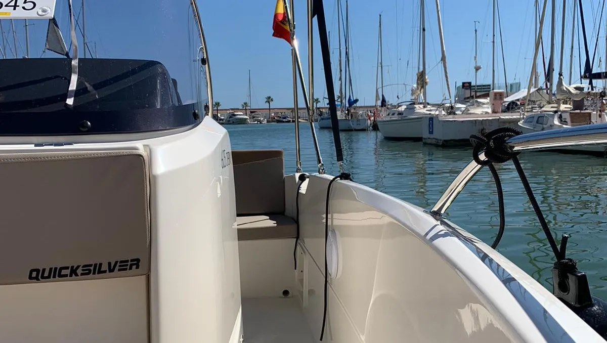 Lio Charter Boat