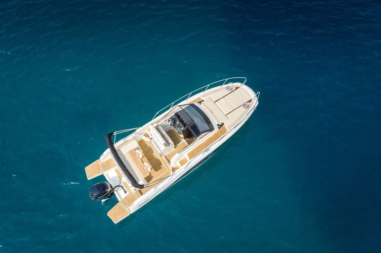 8.06m Tribunj Motor Boat Hire