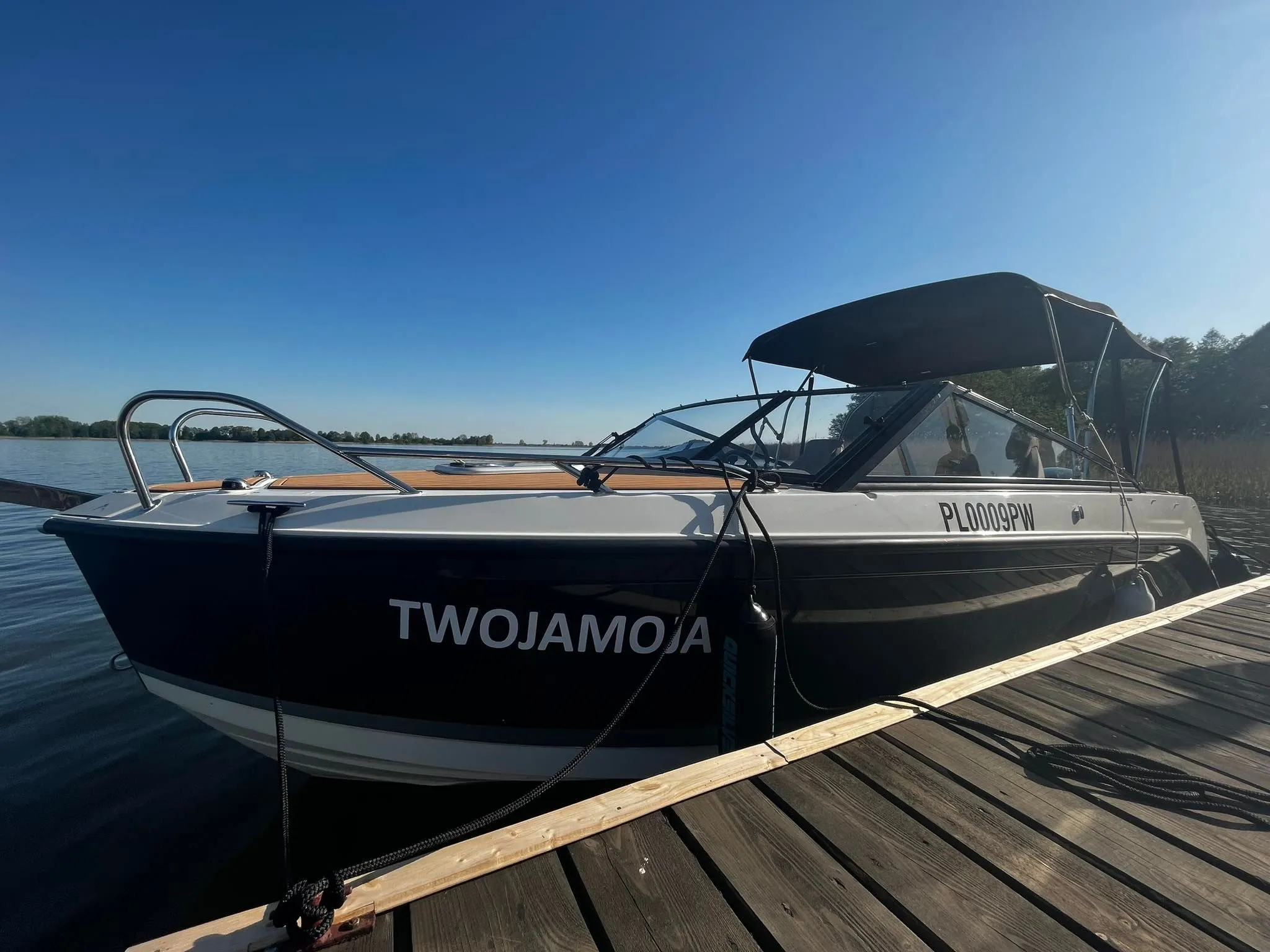 6.05m Gizycko Motor Boat Quicksilver Active 605 Cruiser Hire