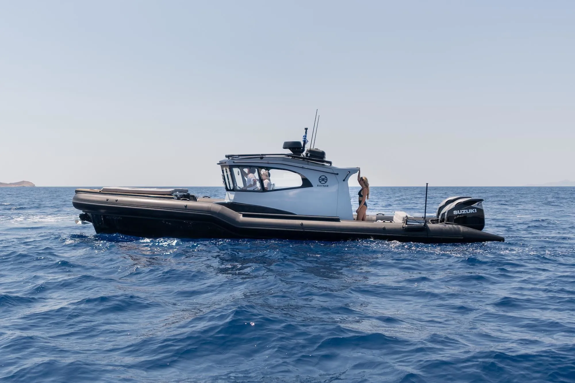 12m Lavrion Motor Boat Rafnar 1200 T-Top Hire