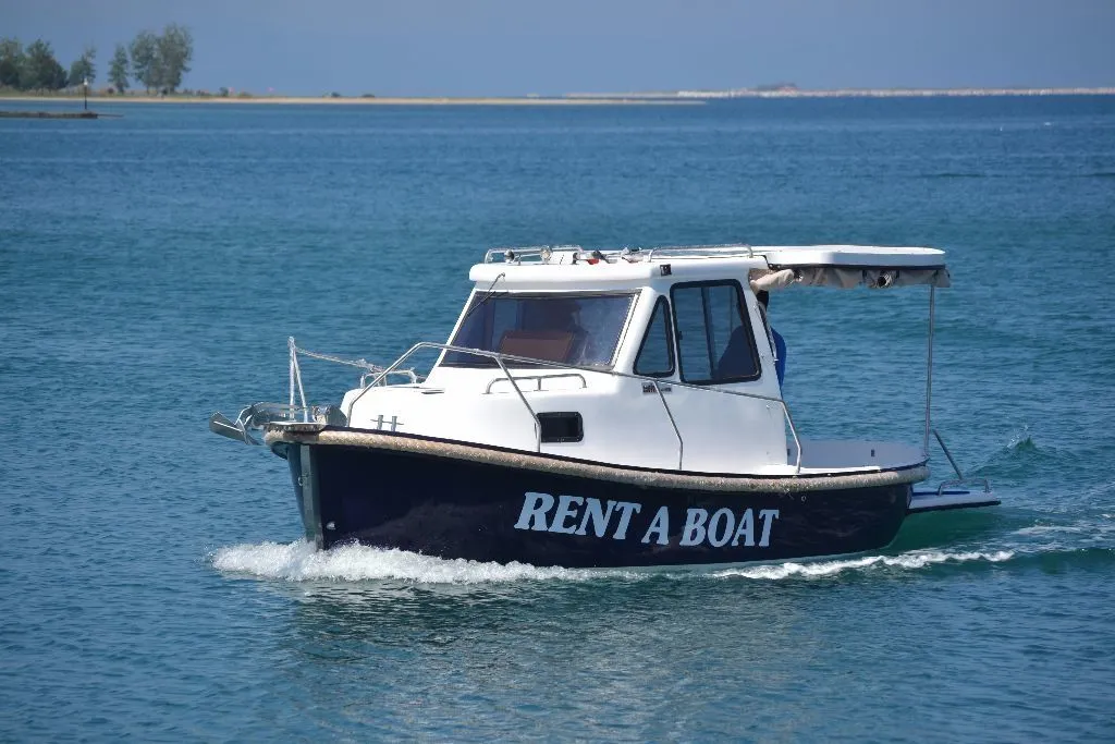 Charter a 7.1m Boat in Keramoti