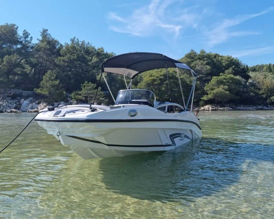 Mig Mig Charter Boat