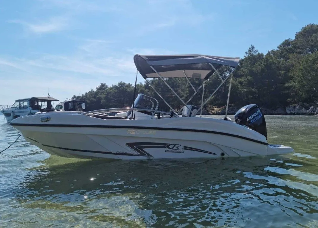 5.55m Sukosan Boat Hire