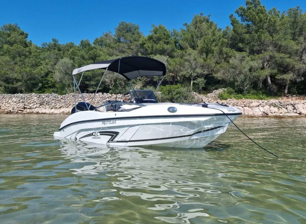 Mig Mig Charter Boat