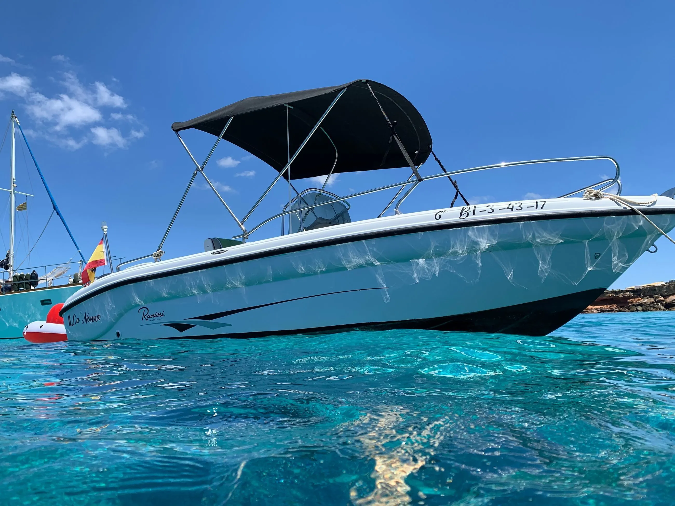 Rent a 5.5m Ranieri 17 in La Savina