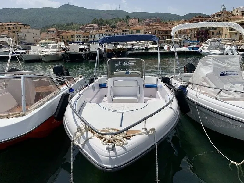 Rent a 5.48m Ranieri 18 Motor Boat in Porto Ercole
