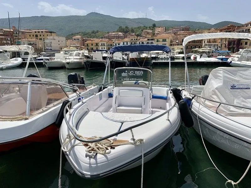 Rent a 5.48m Ranieri 18 Motor Boat in Porto Ercole