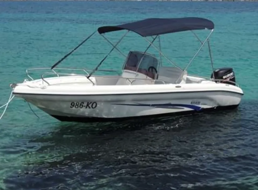 Rent a 5.5m Ranieri 19 S Motor Boat in Lumbarda