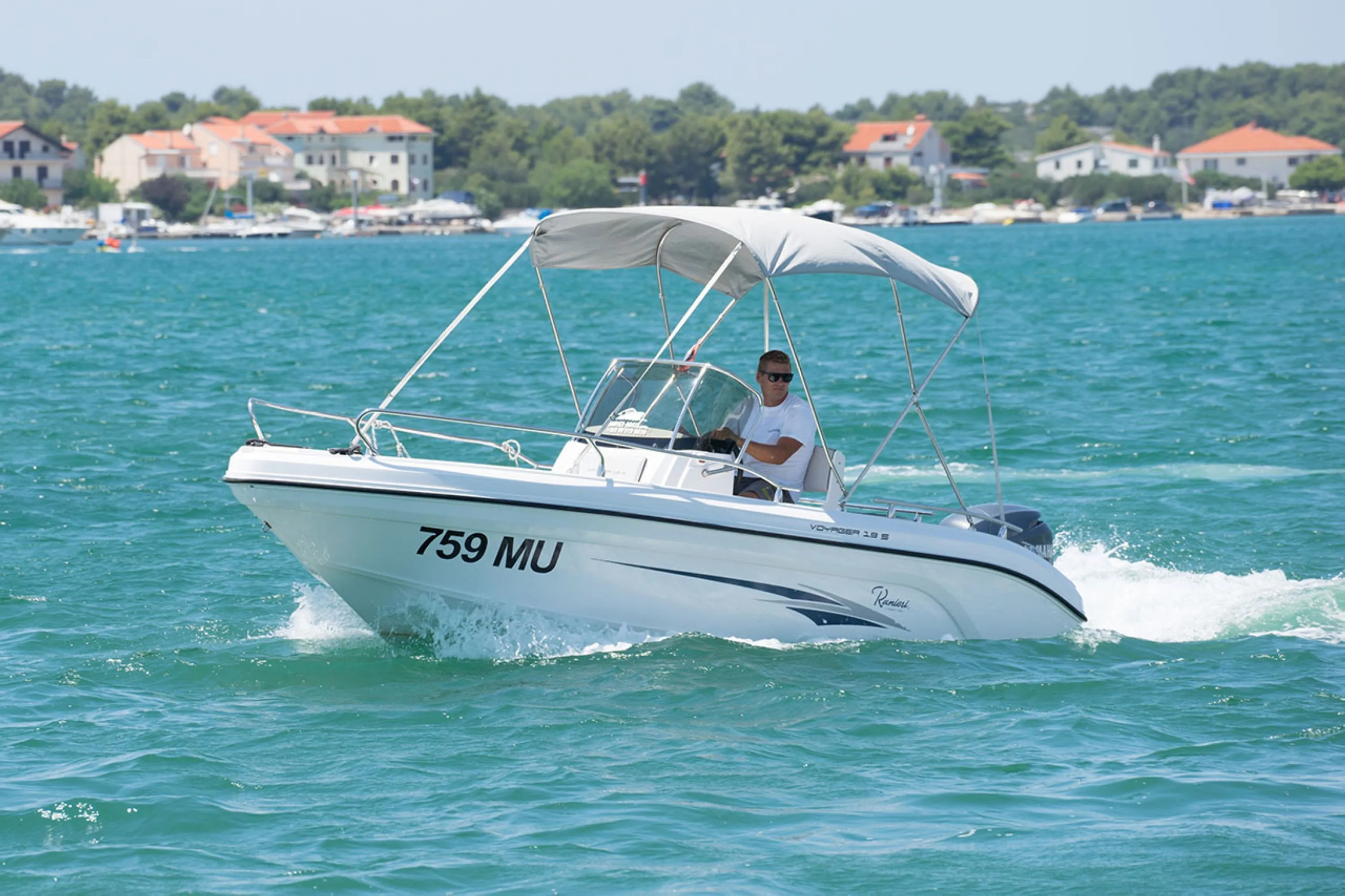 Voyager Mietboot