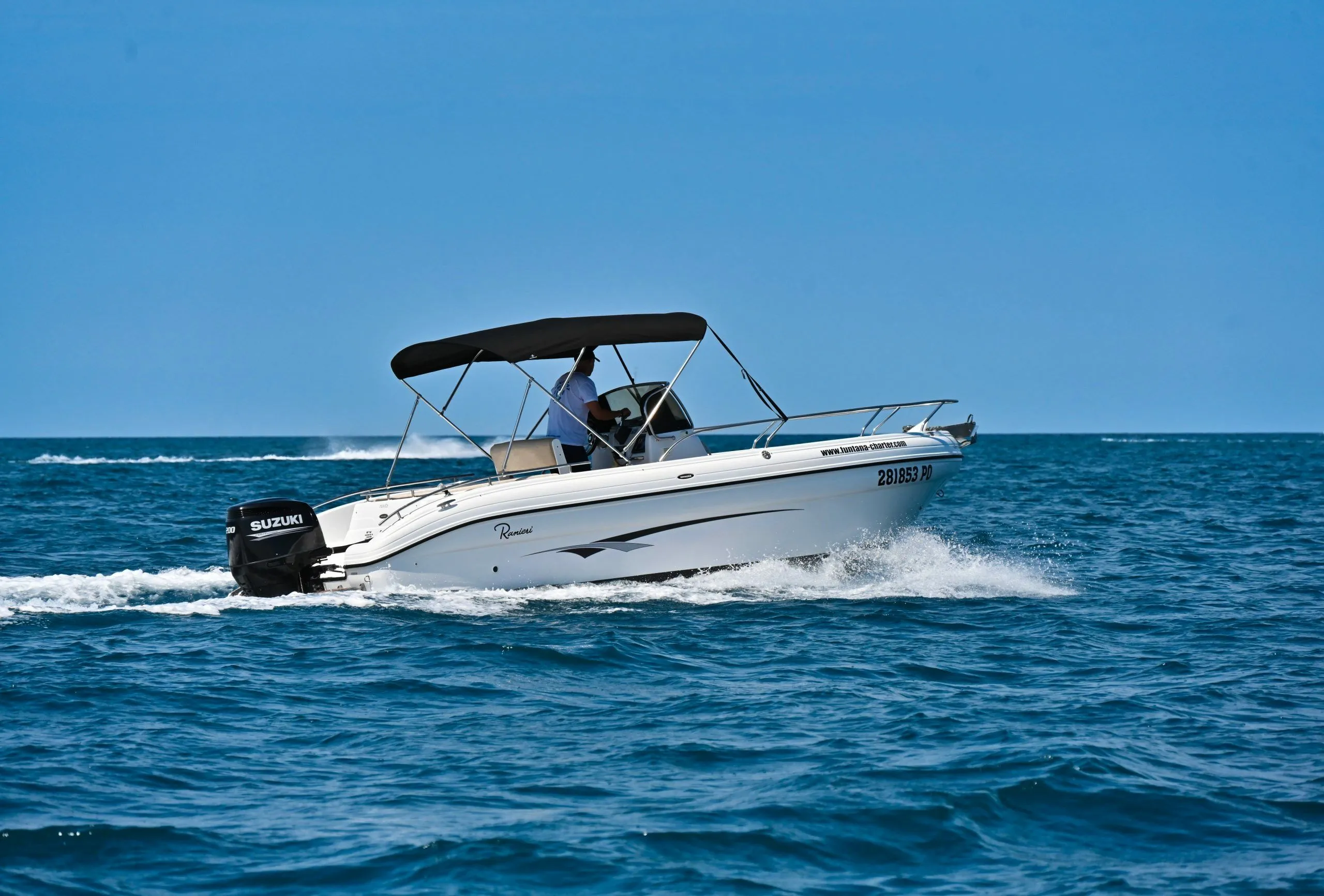 Charter a 7.1m Boat in Funtana