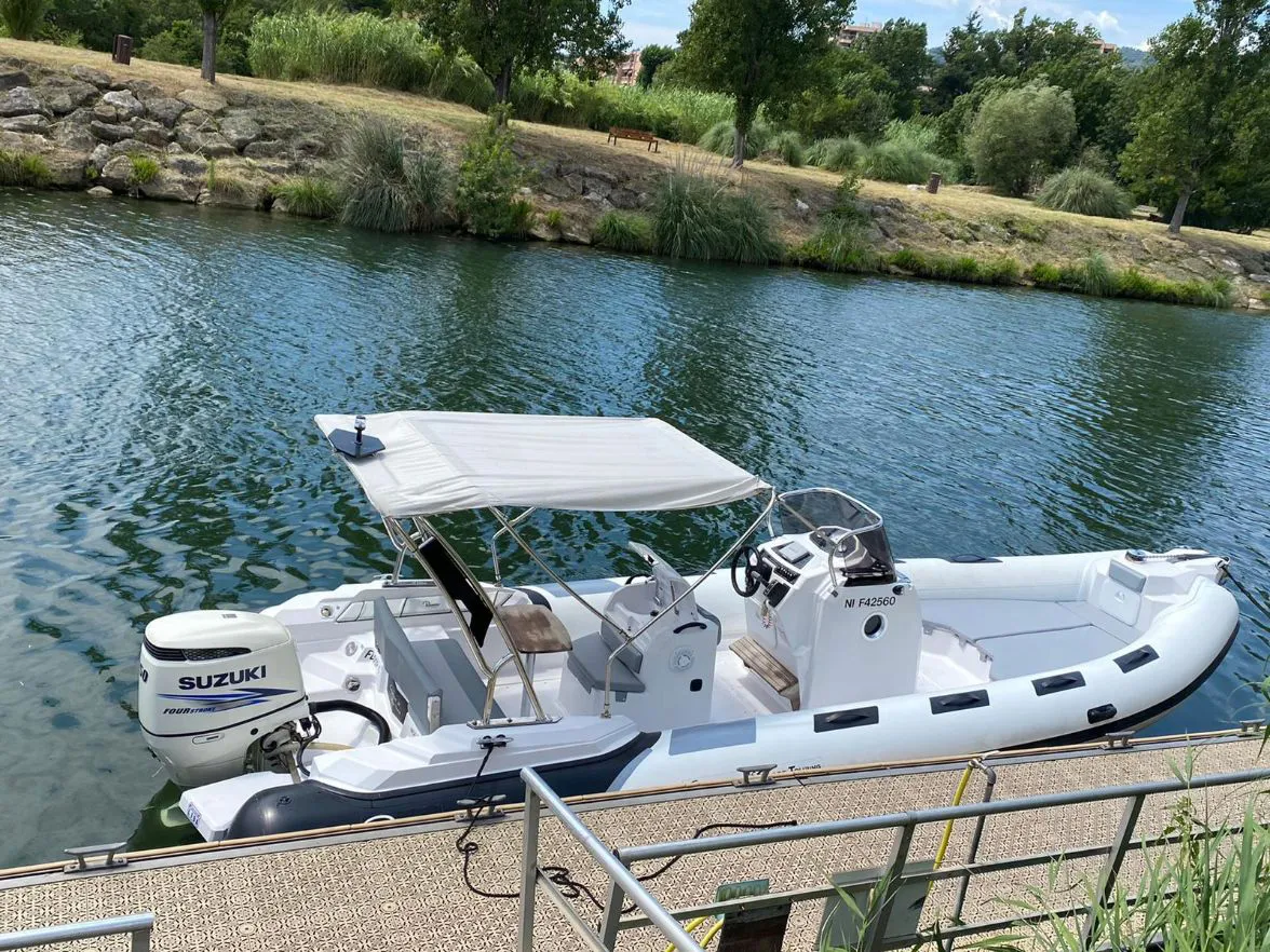 Charter a 7.8m Motor Boat in Mandelieu-la-Napoule