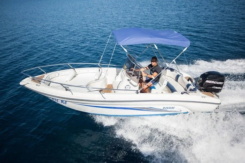 Explore Tučepi on a 5.5m Ranieri 5.45 Motor Boat Rental