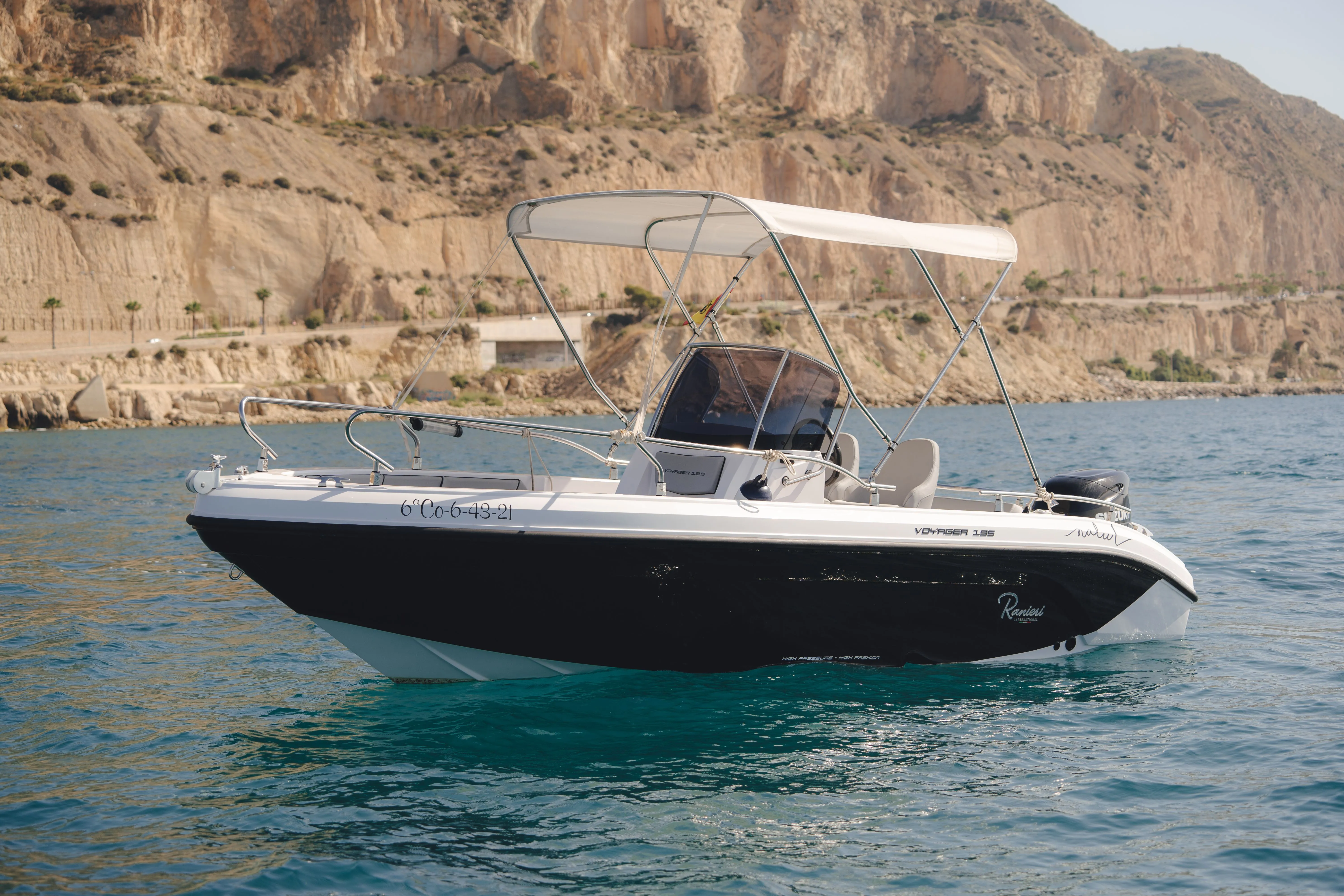 Explore Alicante on a 6m Ranieri 19 S Motor Boat Rental