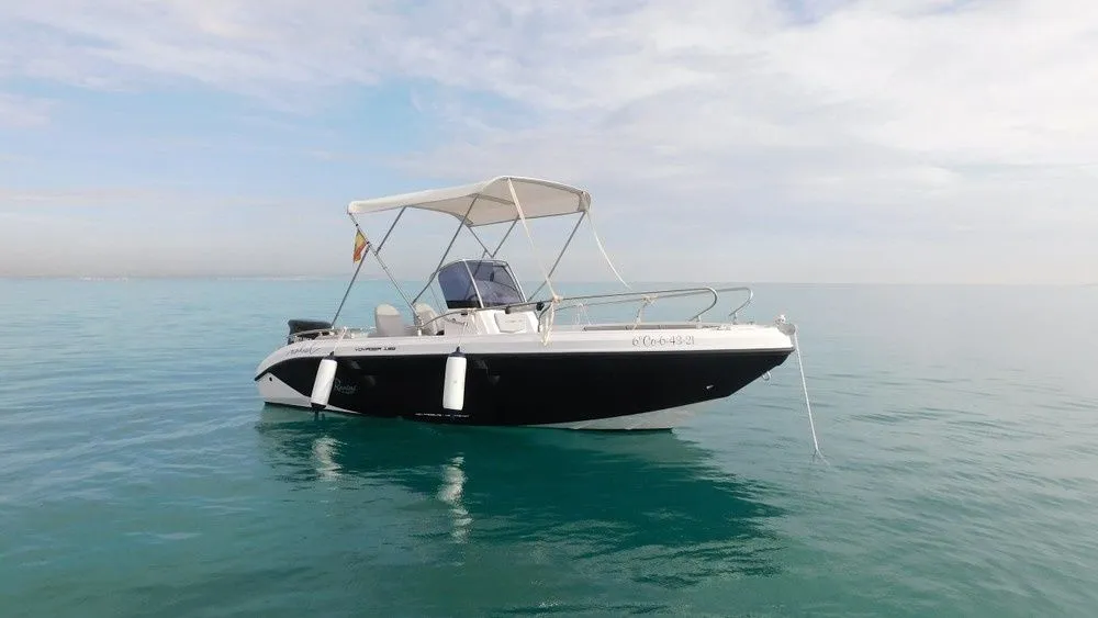 Explore Alicante on a 6m Ranieri 19 S Motor Boat Rental
