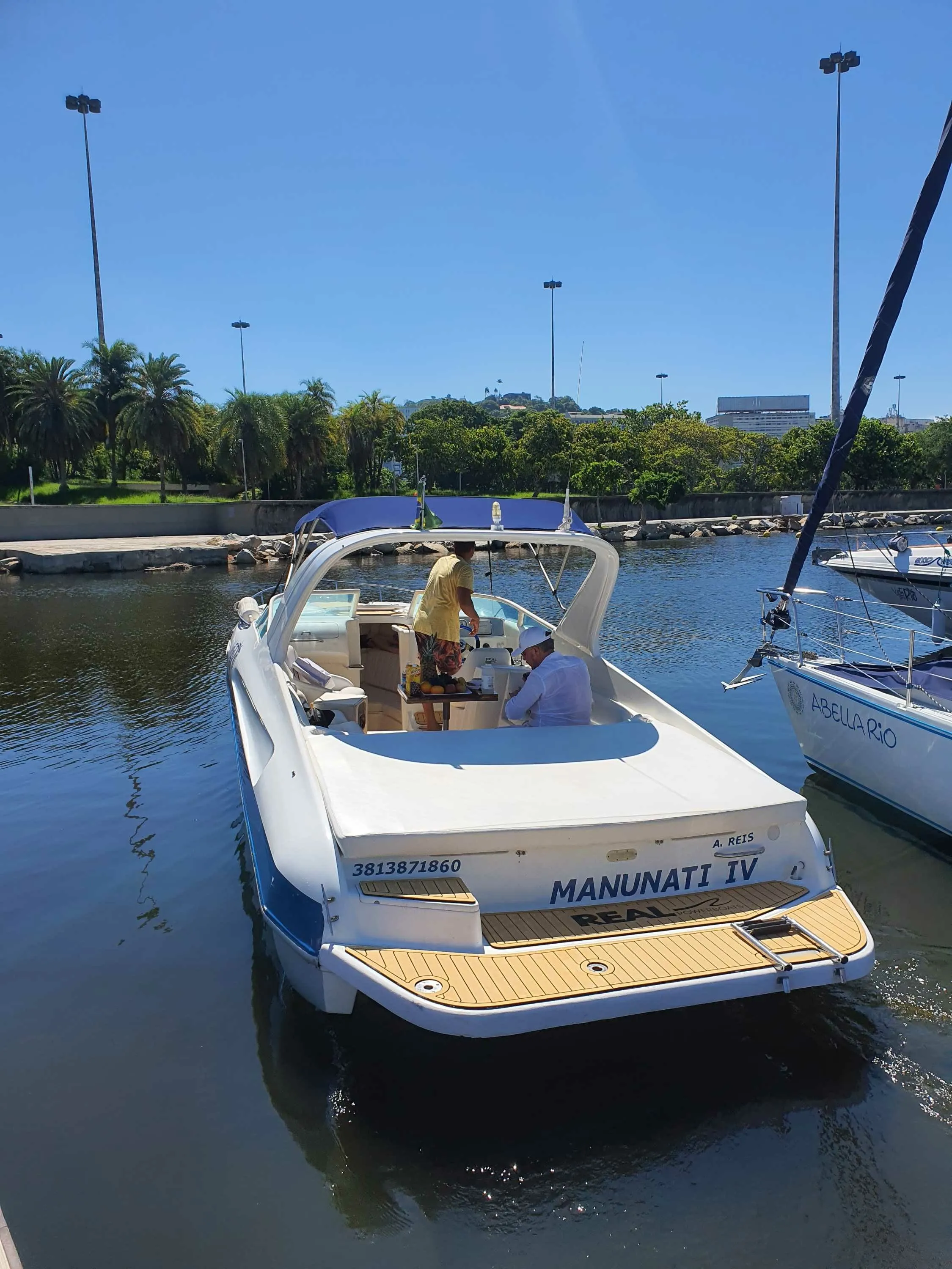 Manunati 4 Charter Boat