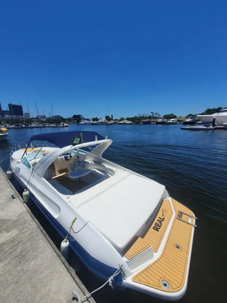 8.99m Rio de Janeiro Real 29.5 Hire