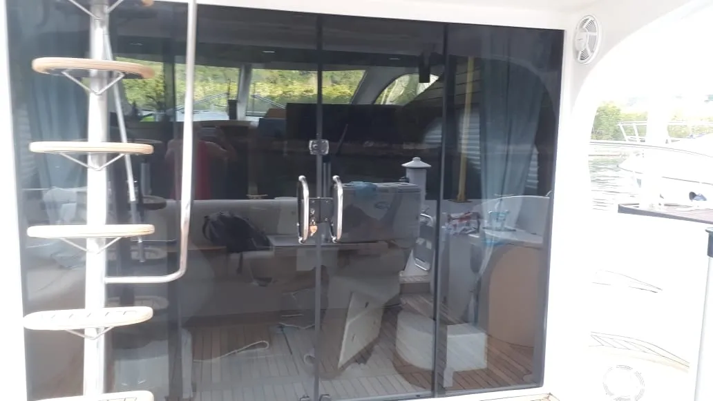 Explore Angra dos Reis on a 12.22m Rental Motor Yacht
