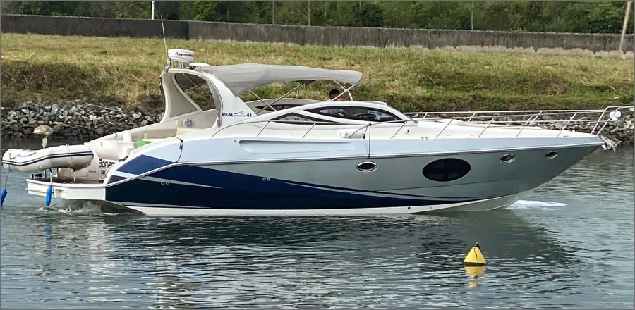 12.49m Guarujá Motor Yacht Hire