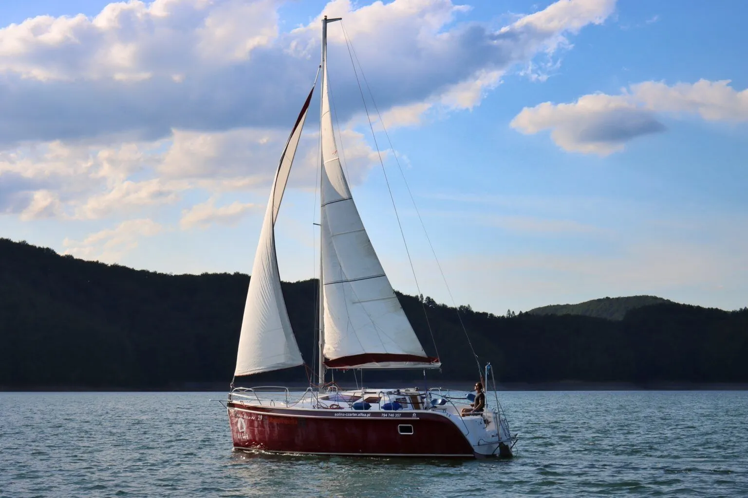 Explore Polańczyk on a 9m Rental Sailing Yacht