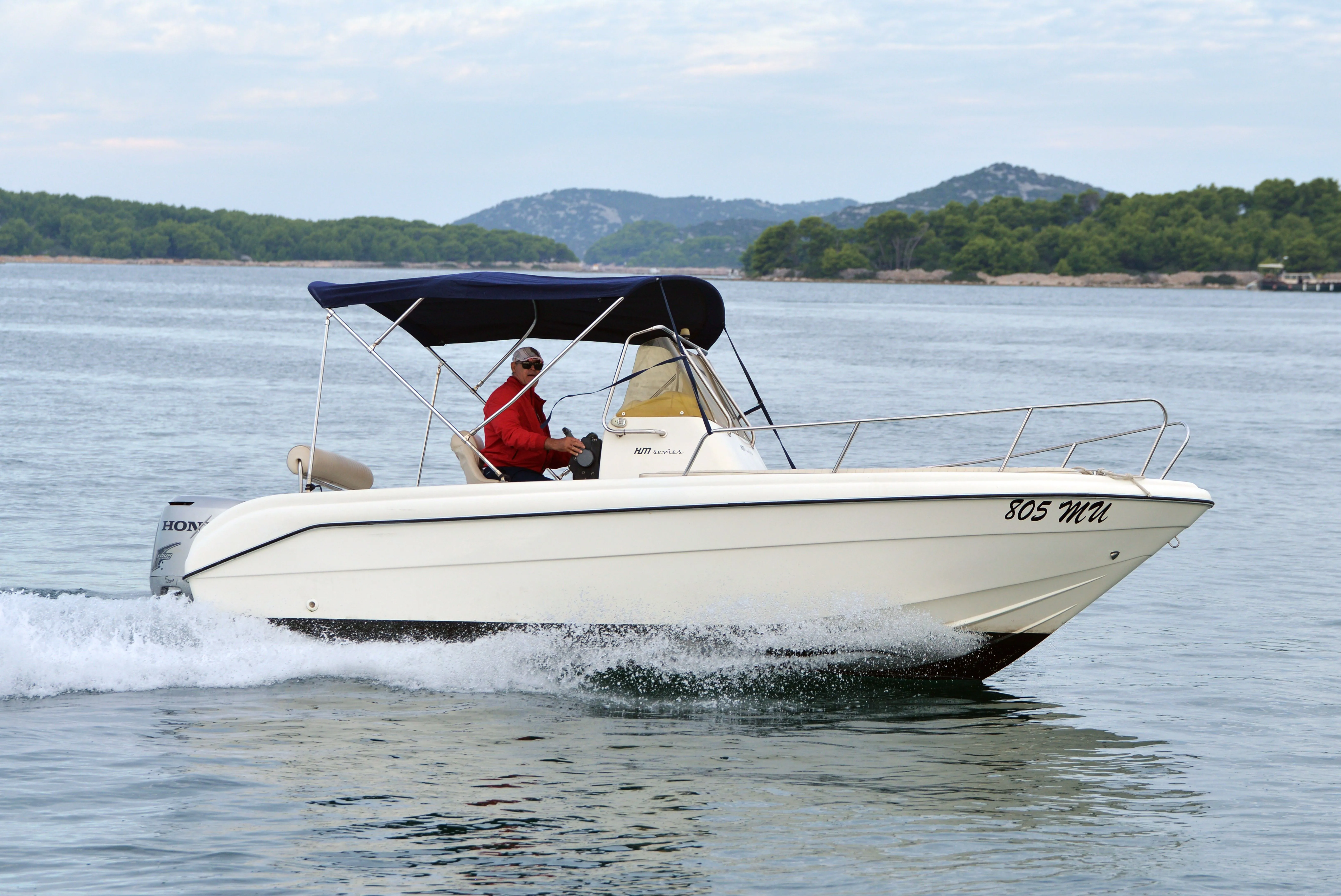 Explore Murter on a 6.2m Rental Reful 22